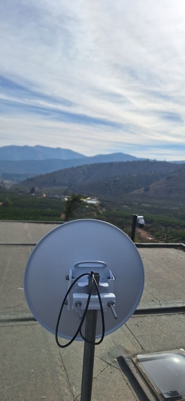 Antena de enlace instalada